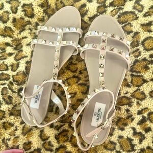 Valentino Garavani Rockstud Rubber Sandals Made in Italy size 9 / 39 Poudre Gold